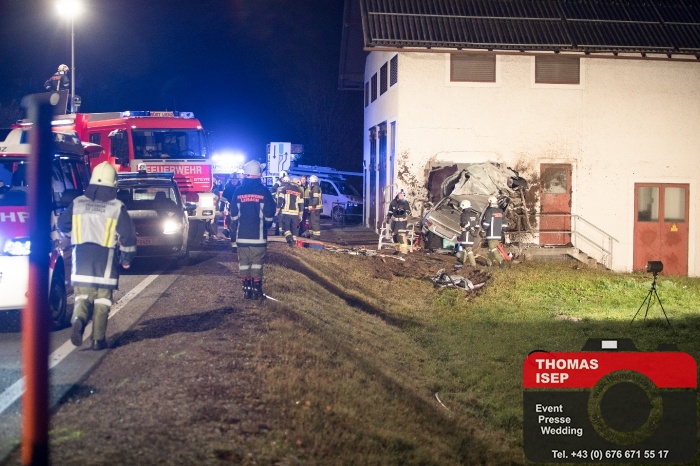 Schwerer Verkehrsunfall in Leisach (1.11.2016)_2